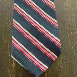 Par Excellence tie‎